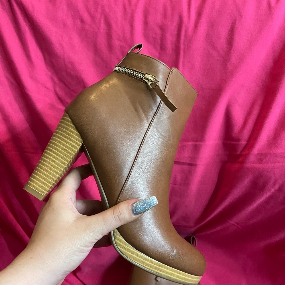 🍂Brown tall ankle high heeled boots 🍂